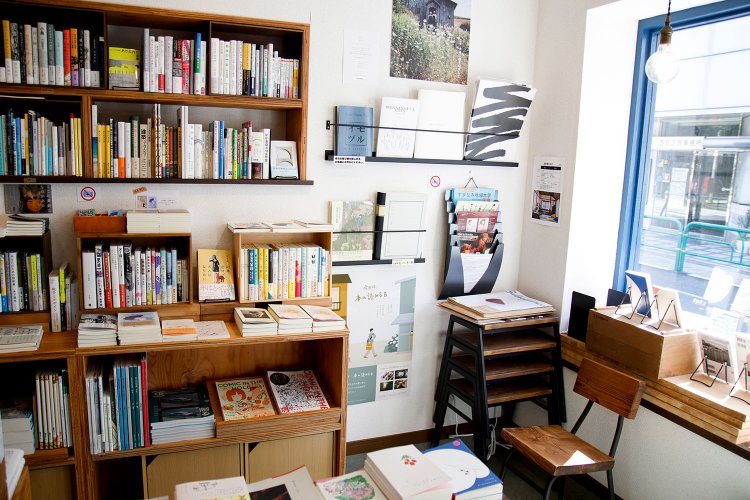 売れ筋はエッセイ。市井の人が日常を書いたものが、最近人気だという。