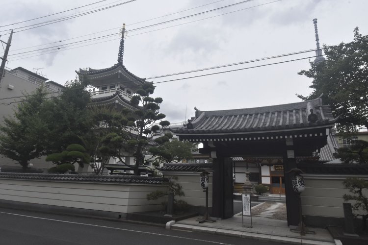 土地を代表する大寺院であった法恩寺。