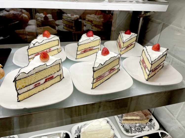 わー、ケーキまで2Dになってる！