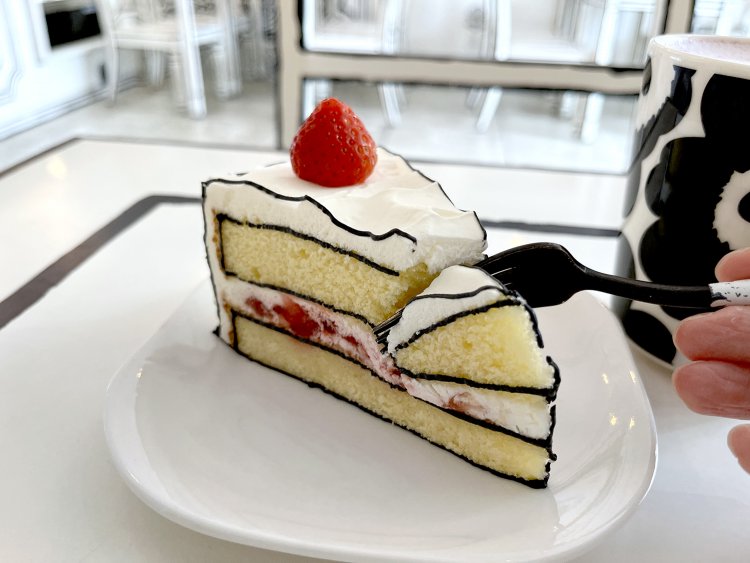 いわゆるいちごのショートケーキ。（当然だけど）ちゃんと食べられる（笑）。