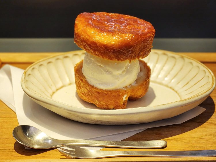 クイニーアマンプレート 450円。