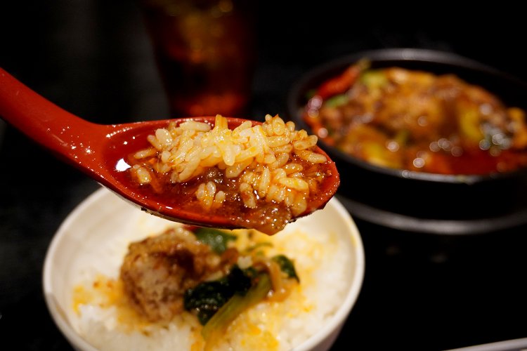 白飯ノンストップ状態は必至！　ご飯はおかわり無料だ。