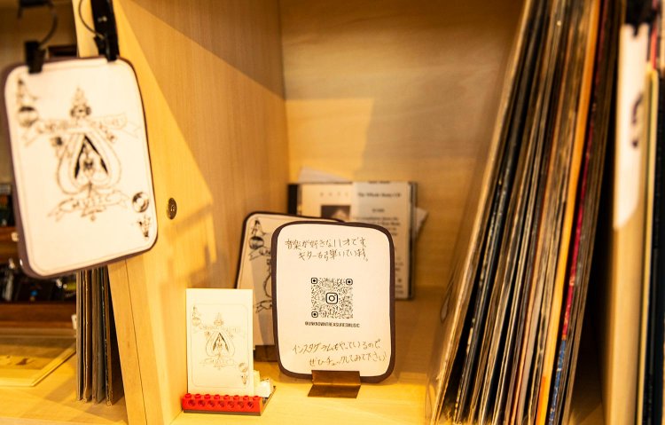 11歳男子の棚ではギター演奏も聴ける！