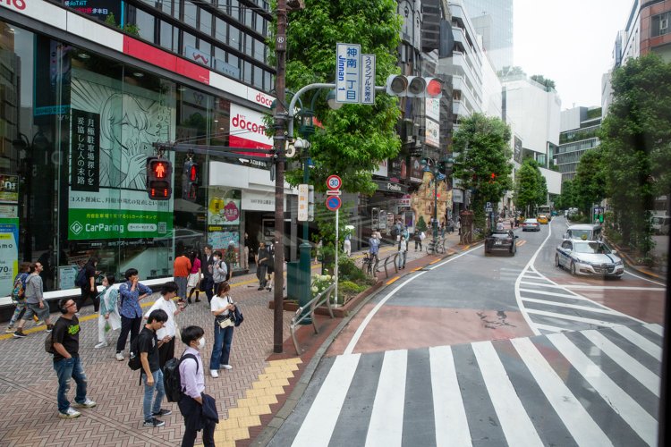 公園通り。坂の上に「渋谷PARCO」が見える。