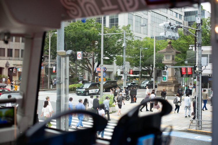 表参道交差点。ここが明治神宮へ続く参道の入り口だ。