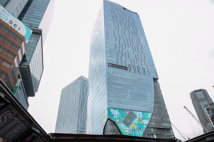 渋谷スクランブルスクエアと、その向こうが渋谷ストリーム。