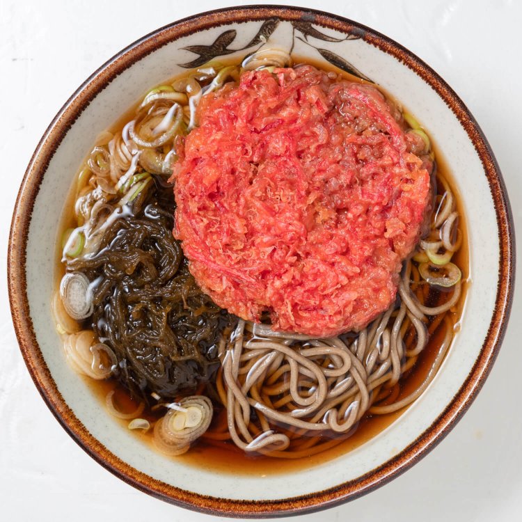 かけ350円。紅生姜天140円（継承）、もずく140円（新作）。