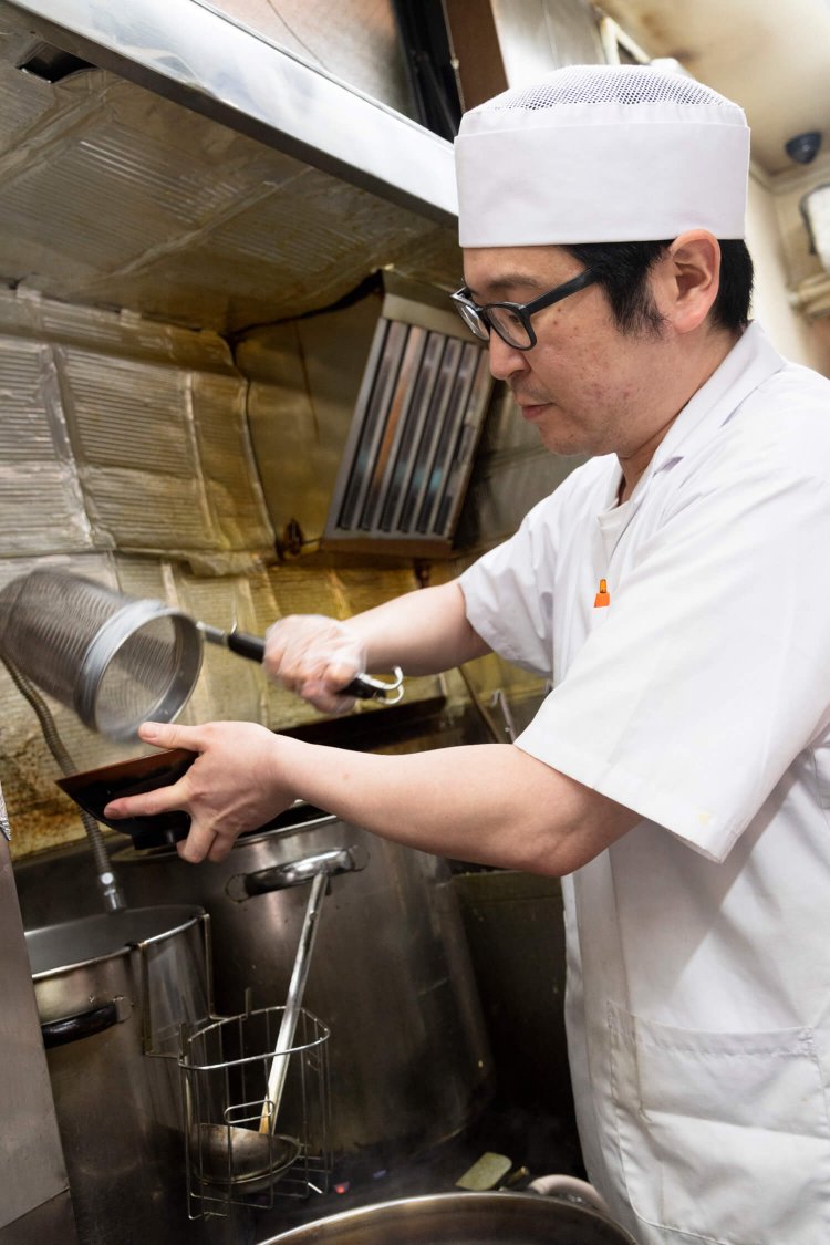 15年近く旧店に通っていた二階堂さん。2020年2月に新『そば谷』をオープンさせた。