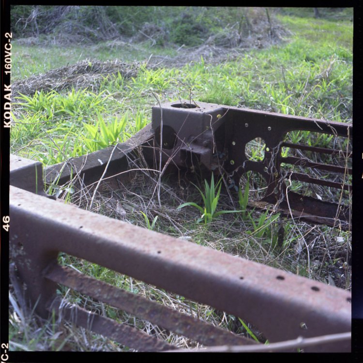 ダクト部分。端部はボディ取付用と思しきマウントや、何かの機械を取り付けする部分があった。