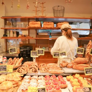 グルメな街、京都の人気店『coneruya（コネルヤ）』。一人で食べるにはちょっと大きいパンに込められた思い