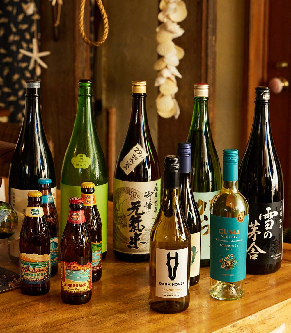日本酒、焼酎、ワインに泡盛と充実の酒メニュー。