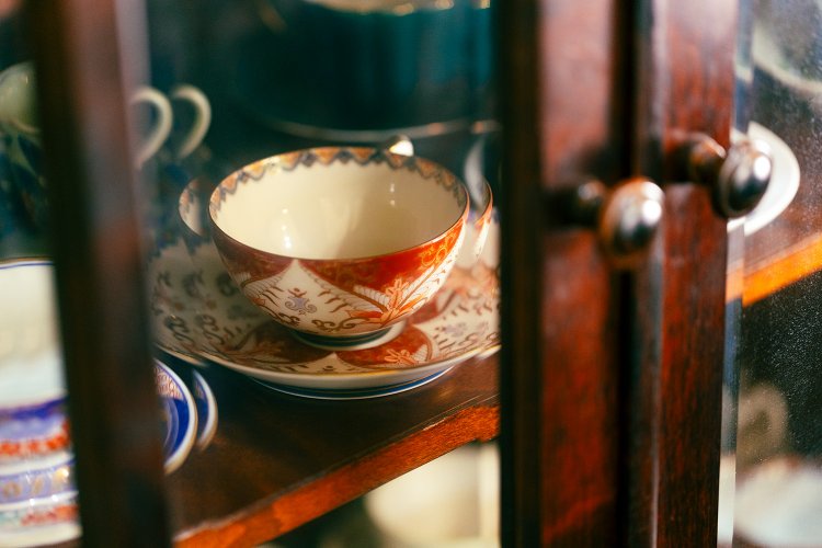 「ブランドや新旧かかわらず気に入った器を収集しています」。