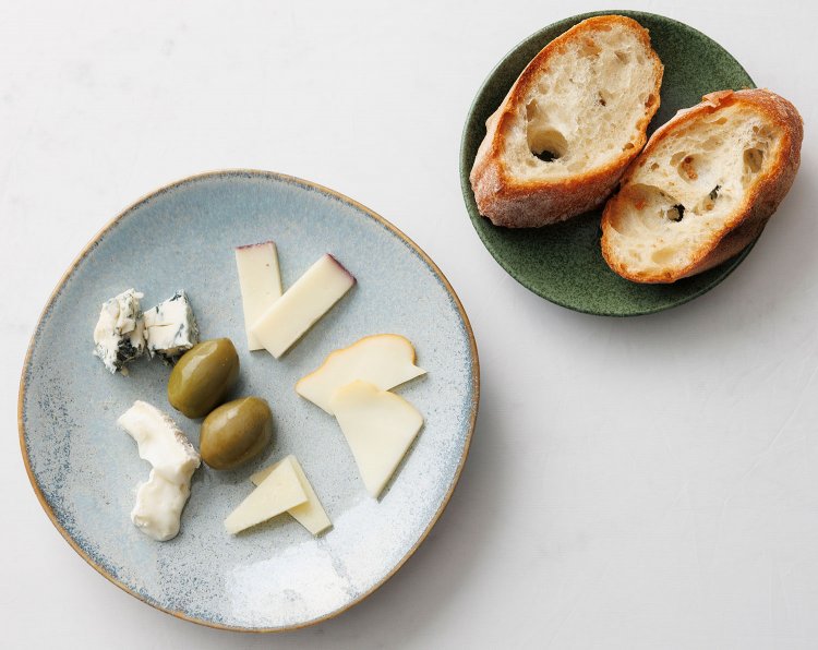 イタリアのチーズの盛合せ500円。