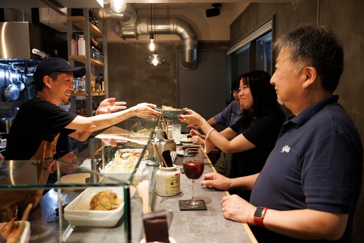 「立ち飲みイタリアンって新鮮♪」。