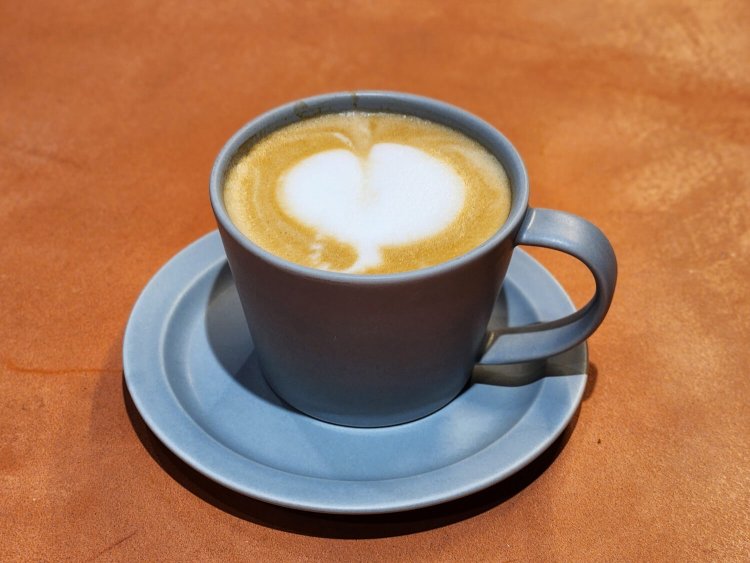 フラットホワイト 660円。