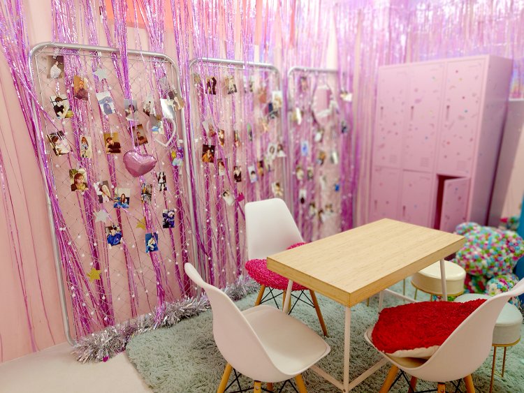 貸し切りで誕生日のお祝いなどにも使えるDルーム。