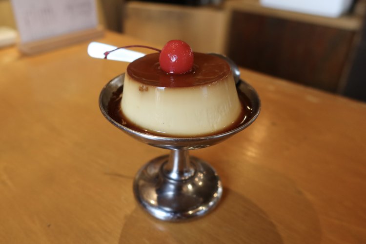 クラシックぷりん638円。ややかためでしっとり、喫茶店系のプリン。