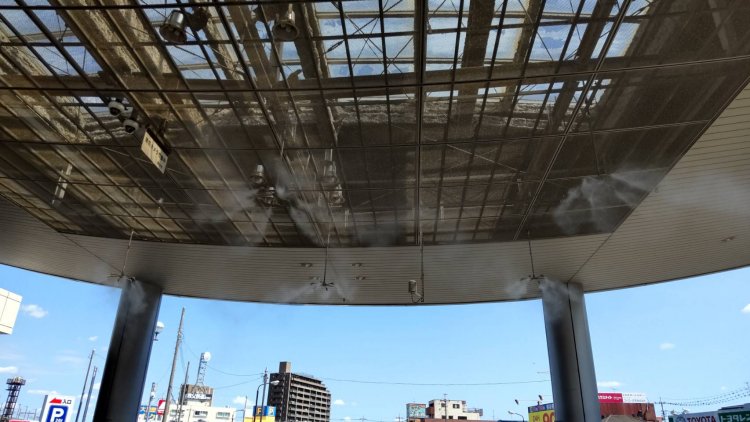 酷暑の中、冷たい風はとてもありがたい。