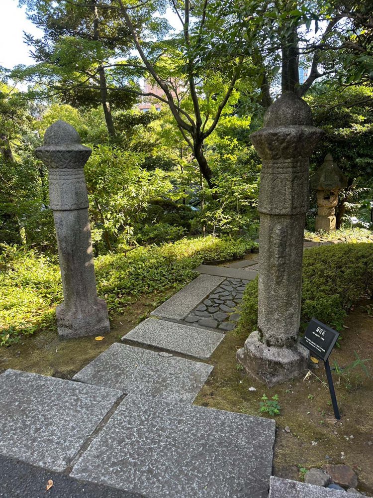 望柱石_さんたつ根津美術館_230822_32