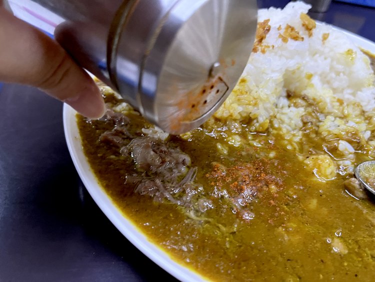 好みで卓上のチリパウダーかけてもいい。