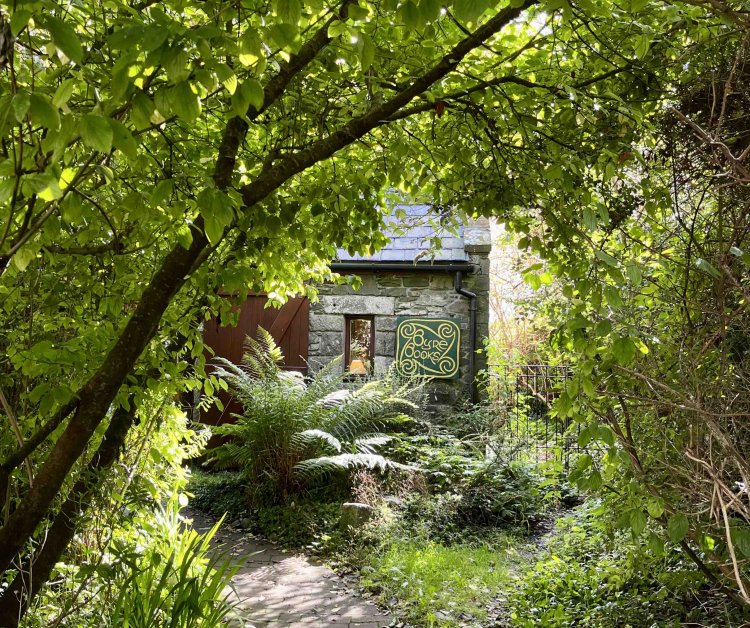 古書で町が復活！ 本の街を歩く【イギリス散歩案内】