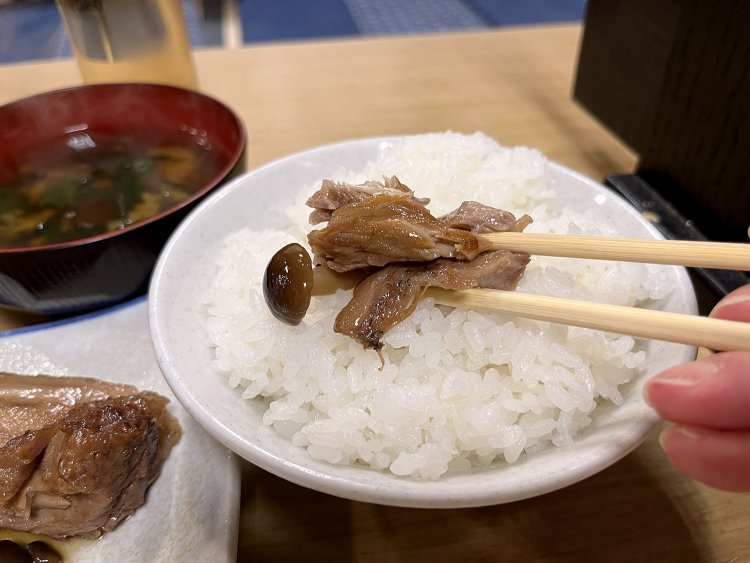 ご飯多めだなあ、と思っていたけど余裕で食べられそうだ。