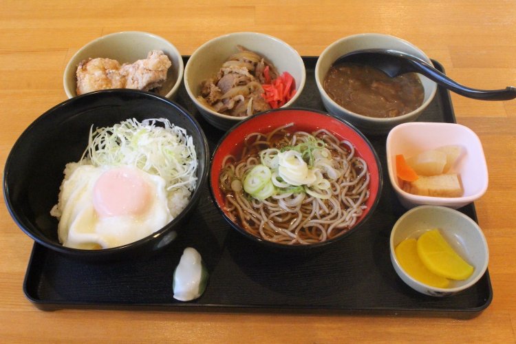 マックス定食980円。