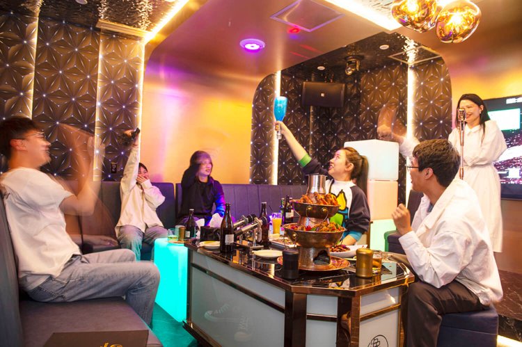 池袋外国人コミュニティー1逸局