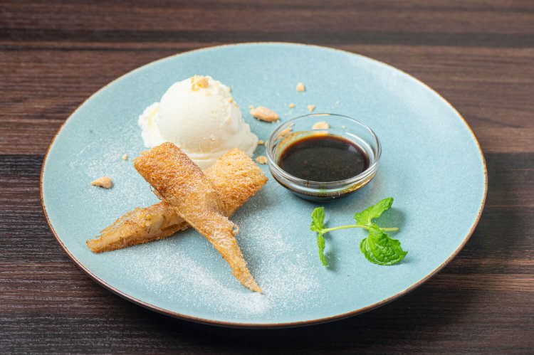 あみあみスイーツ揚げ春巻きは「にっぽんの宝物」グランプリに輝き、テイクアウト展開を準備中。