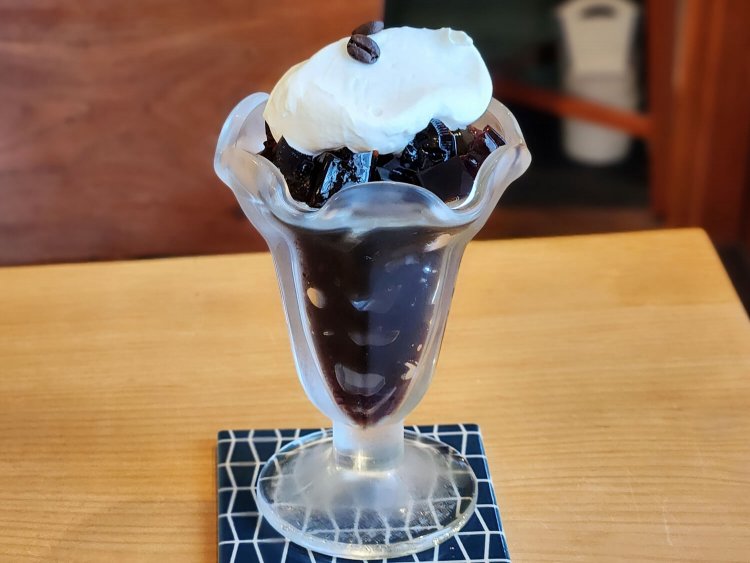 自家製コーヒーゼリー 980円。 ※数量限定。