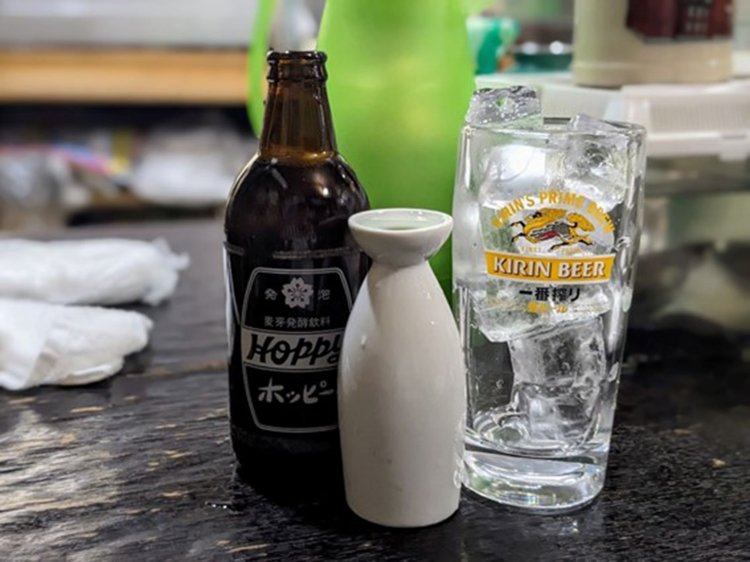 珍しい徳利に焼酎を入れたホッピーセット。