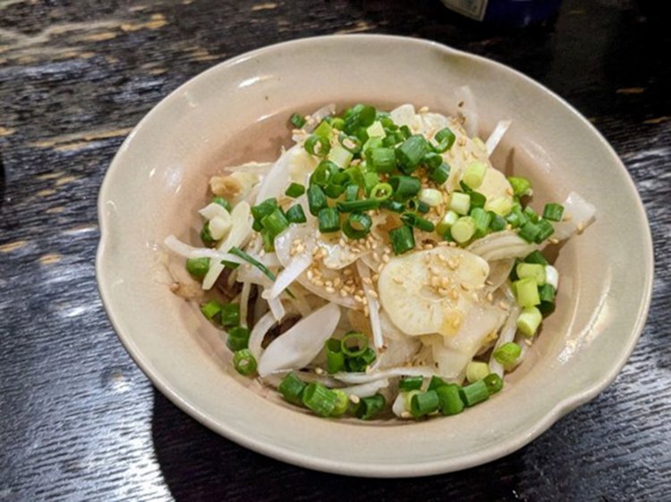 牛レバたたき1300円。