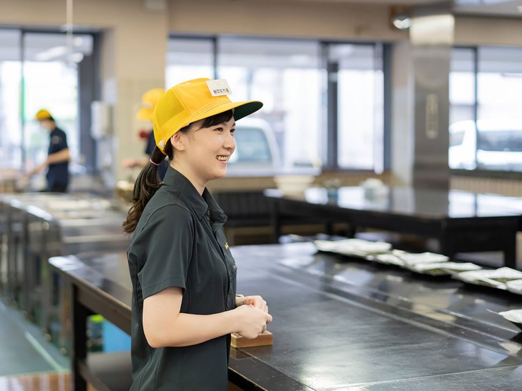 「茶市場に就職しようと思うと両親に相談したときには、すごく喜んでくれました」。