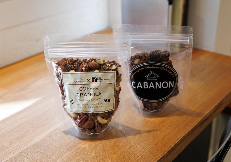 COFFEE GRANOLA（左）1270円。有機グラノーラ店『CABANON』とコラボしたオリジナル。