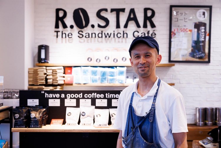 「豆も販売しています」と店長。サンドイッチカフェでフードも評判だ。