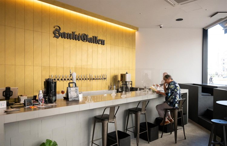 カフェとしても利用できる。