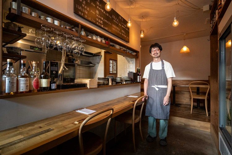 店主の遠藤強司さん。