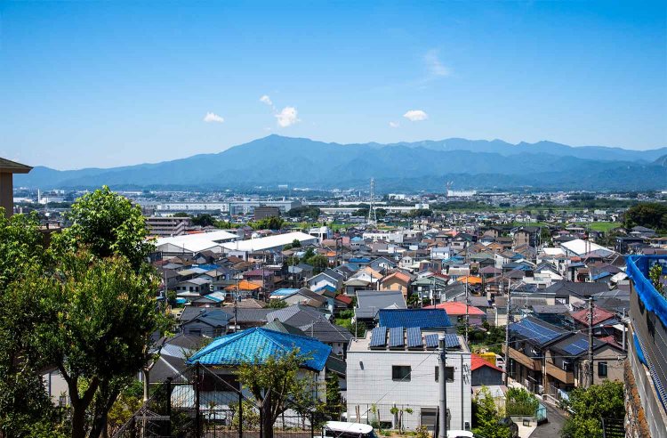 高台にある秋葉山古墳群からの眺望。