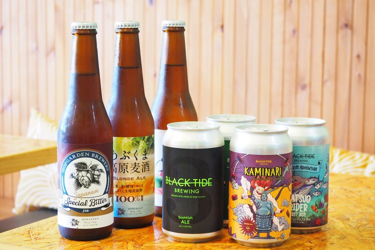 提供している福島のクラフトビール（瓶）や気仙沼クラフトビール（缶）。