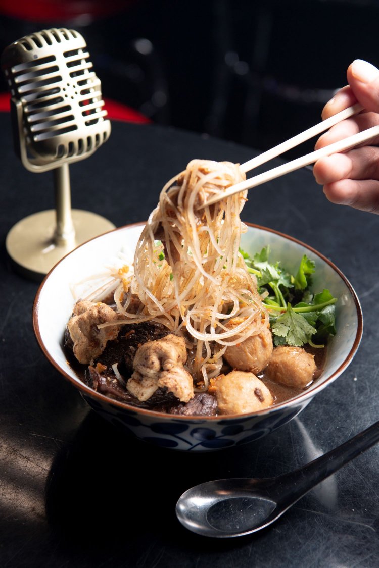 コクのあるスープがいけるクイッティアオ・ナムトック1309円。