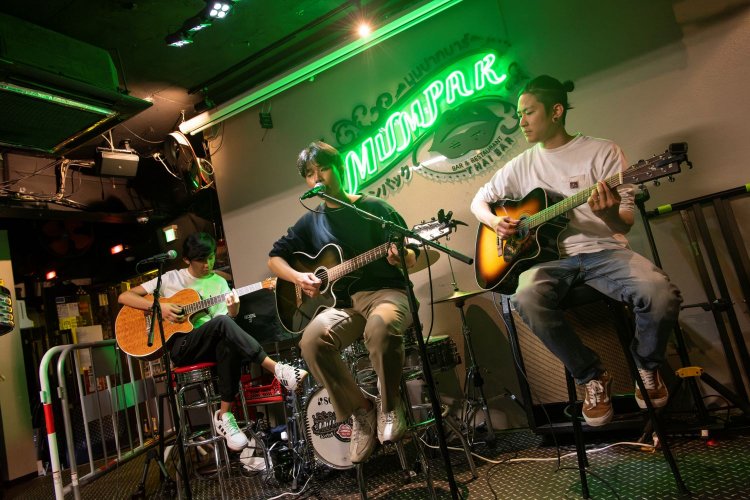 ライブは平日でも毎日やっている。