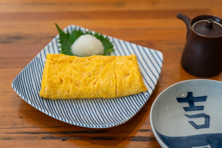 だし巻き玉子のハーフサイズ605円。普通サイズは935円。