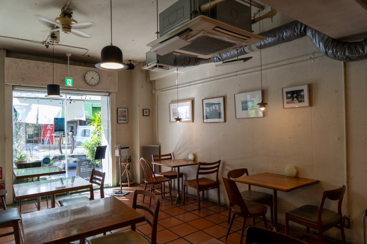 お店を訪れたら照明にも注目を。