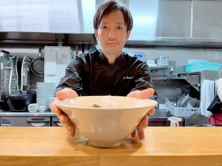 紆余曲折を経て、ラーメン店店主になった松井さん。