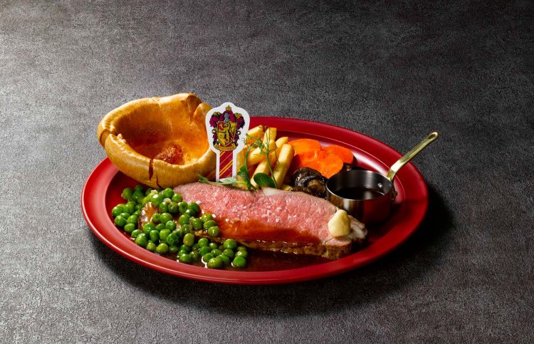 グリフィンドール™ プレート（ローストビーフ）3200円。