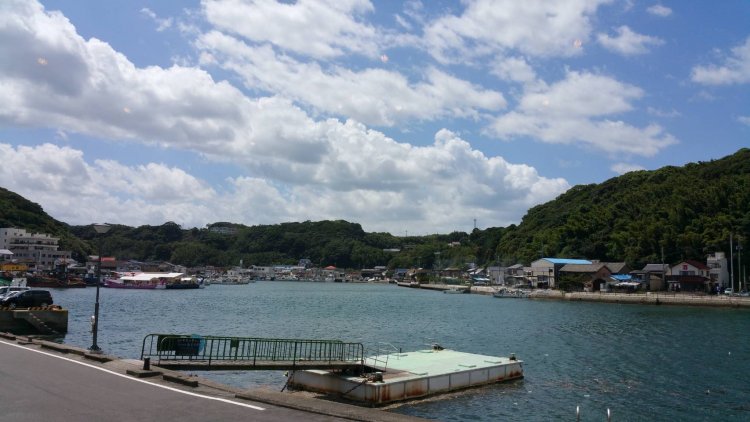 夏の雲は立体的でモクモクとしている。