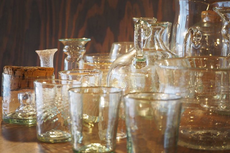 店内には、那須野さんお気に入りの作家さんの作品も並ぶ。