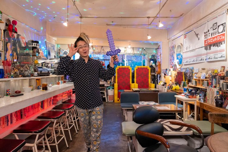 「ここは大人の放課後の『溜まり場』です」。「そうでなくちゃ！」と思わせる内装も音楽のチョイスも絶妙だ。