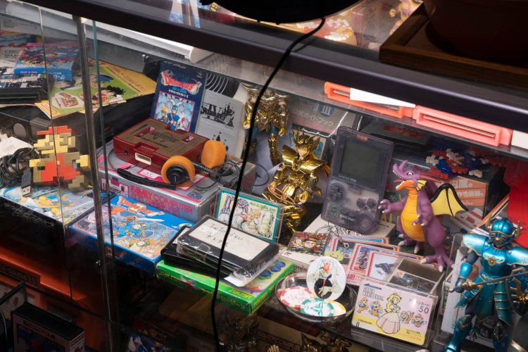 あちこちにあるものが「あの時代」の友達の部屋を思い出させる。