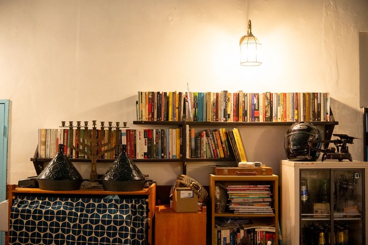 イスラエル関連の書籍がいろいろ。